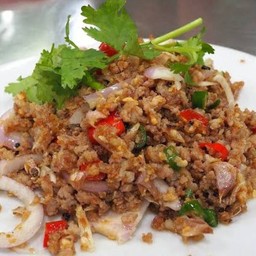 หมูสับผัดปลาเค็ม ราดข้าว