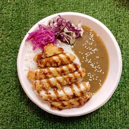 ข้าวแกงกะหรี่ไก่ทอดทงคัตสึ