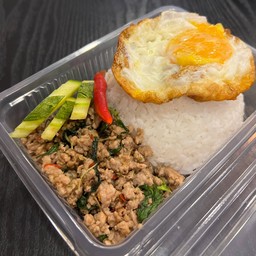 กระเพราหมูสับ+ไข่ดาว