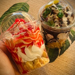 วิปคัพซอลสตอเบอรี่