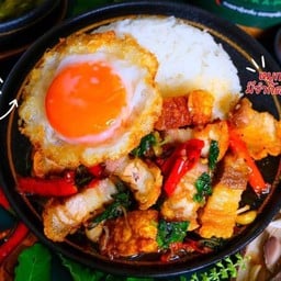 ร้านโชกุนผัดไทย หอยทอด อาหารตามสั่งหน้าเซเว่นน้ำจำ