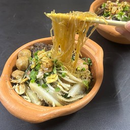 ก๋วยเตี๋ยวเนื้อตุ๋น