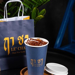 ชาดำเย็นฤาชารสเข้ม สูตรหวานน้อย รูปแบบแก้วพร้อมดื่ม