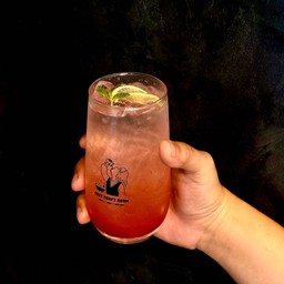 สตอเบอร์รี่มะนาวโซดา