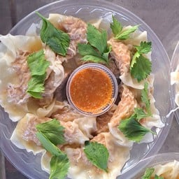 เกี๊ยวหมู สุกี้