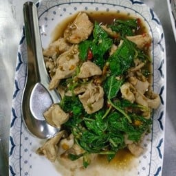 กระเพราไก่