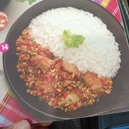 ข้าวขาหมูคั่วพริกเกลือ 2 กล่องฟรีเป๊ปซี่ 1 ขวด 320 ml