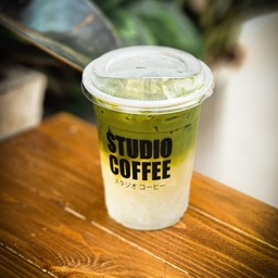 มัทฉะ น้ำมะพร้าวสด (Coconut Matcha)