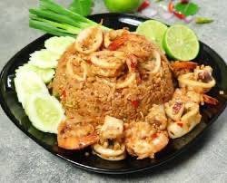 ข้าวผัดต้มยำทะเล