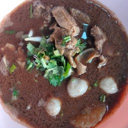 เกาเหลาหมูตุ๋นนำ้ตก