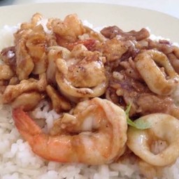 ข้าวกระเทียม