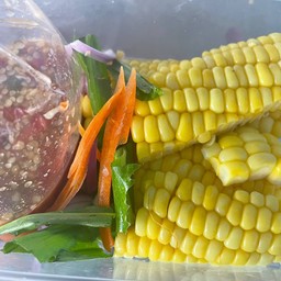 ยำข้าวโพด