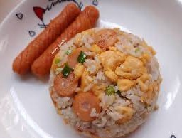 ข้าวผัดไส้กรอก