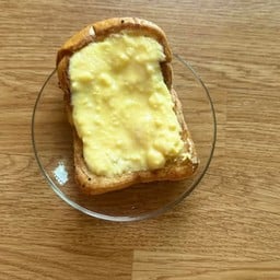 อมรรัตน์ขนมปังปิ้ง