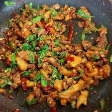 กระเพราหมูแดดเดียว(กับข้าว)