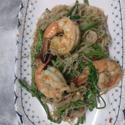 หมี่ผัดกระเฉดกุ้ง