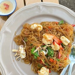 วุ้นเส้นผัดกระเพราทะเล