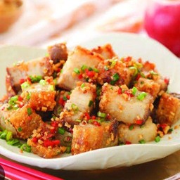 หมูกรอบคั่วพริกเกลือ (เป็นกับ)