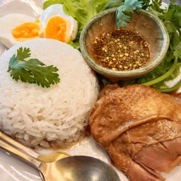 ข้าวไก่ต้มน้ำปลา