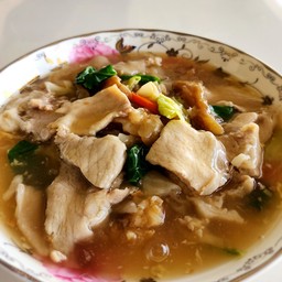 ราดหน้าหมูหมัก