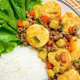ข้าวเต้าหู้ทรงเครื่อง