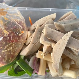 ยำไหลบัวหมูยอ