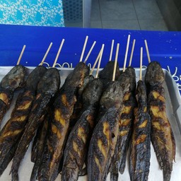 นัฐชา ปลาไก่ย่างเจ้าเก่าหน้าวัดเหนือ