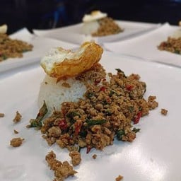 กะเพรานายกุ๊ก 30 บาท