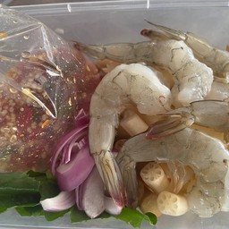 ยำไหลบัวกุ้งสด