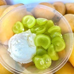 Premium Shine Muscat Greek Yogurt