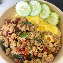 ข้าวกระเพราหมูสับ+ไข่ข้น