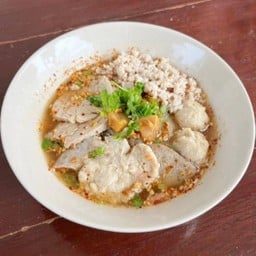 ก๋วยเตี๋ยวต้มยำ(รสเด็ด)เนื้อ(พิเศษ)