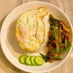 ข้าวผัดเครื่องแกง