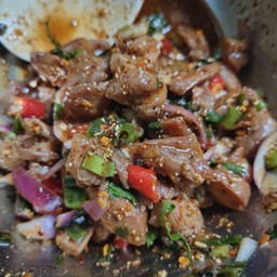 ส้มตำ สาวนครพนม (ริมเขื่อน)