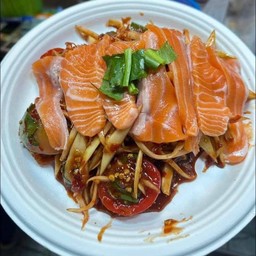 ตำแซลมอน