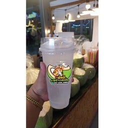 น้ำมะพร้าวน้ำหอมสดเย็น+เนื้อมะพร้าว