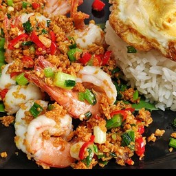 ข้าวกุ้งคั่วพริกเกลือ