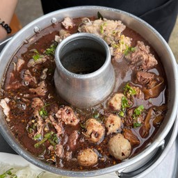 หม้อไฟทองผกา