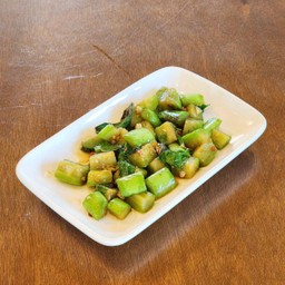 ผัดมะเขือยาวโหระพาปลาเค็ม