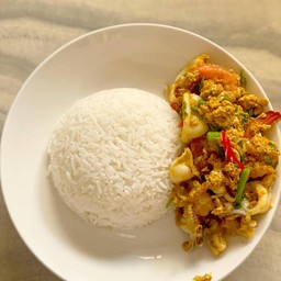 ข้าวผัดผงกะหรี่ทะเล