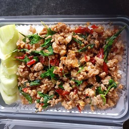 ข้าวกระเพรา หมูสับ