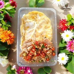 ข้าวไข่ข้นไก่คั่วพริกเกลือ