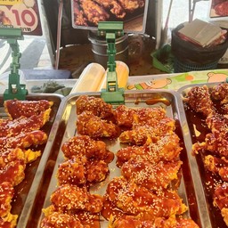 ไก่ซอสเรทฮอท