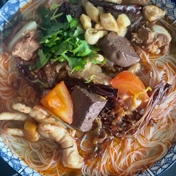 ขนมจีนน้ำเงี้ยวเหนือแท้