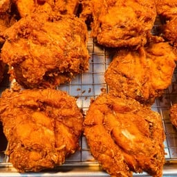 หน้าอกใหญ่ ไก่ทอด