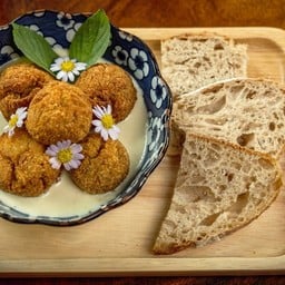 BLACK TRUFFLE, MOZZARELLA, PARMA HAM CROQUETTES