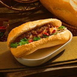 Pork meatball banh mi บาแก็ตเวียดนามกับหมูย่าง