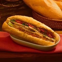 Pork sausage banh mi บาแก็ตเวียดนามกับหมูยอ