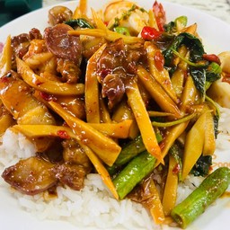 พริกแกงใส่หน่อไม้