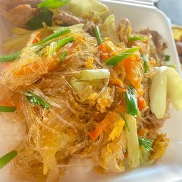 ผัดวุ้นเส้นไข่ราดข้าว
